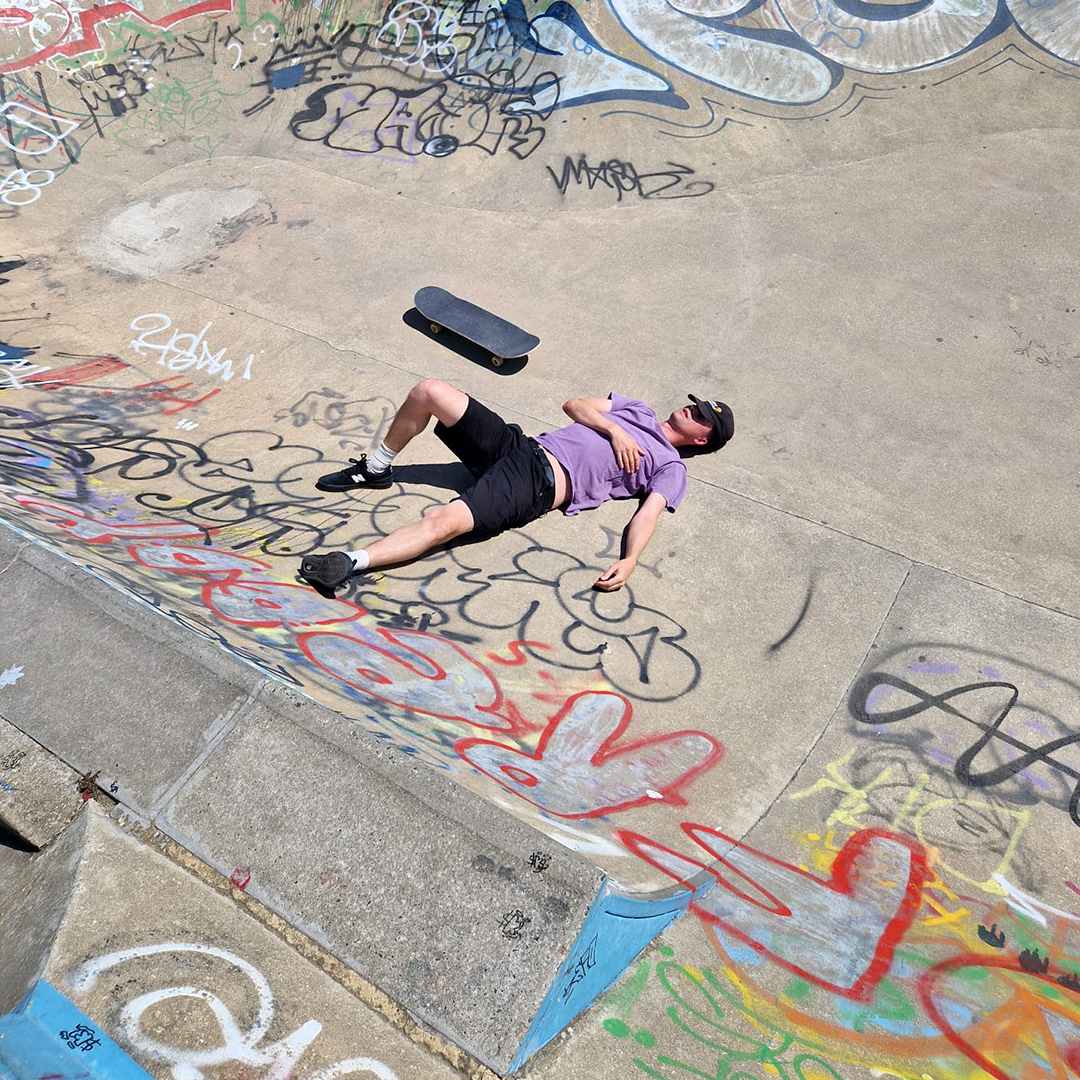 alex-apr-26-charts-picture-cover